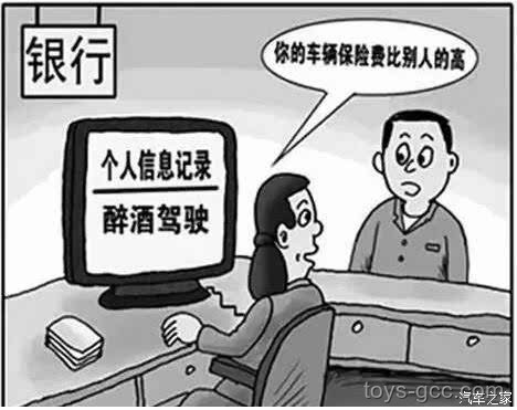 无良游客行为对比：文明旅游与她人的毁灭性影响