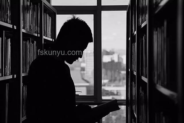 小时候与大人的对比：梦想与现实交织的双面人生