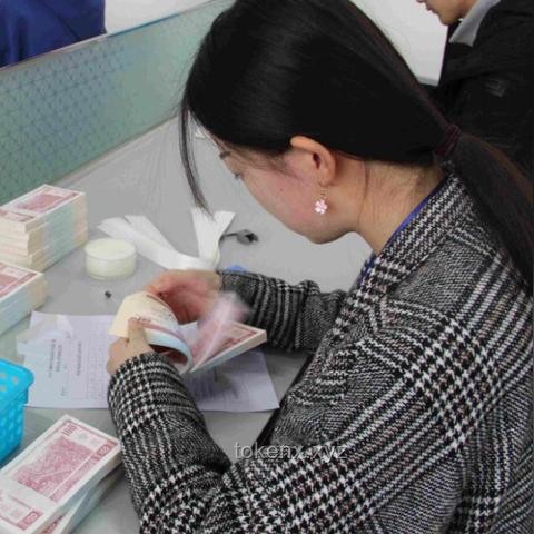 21世纪生物学发展探析：天坑还是高地？